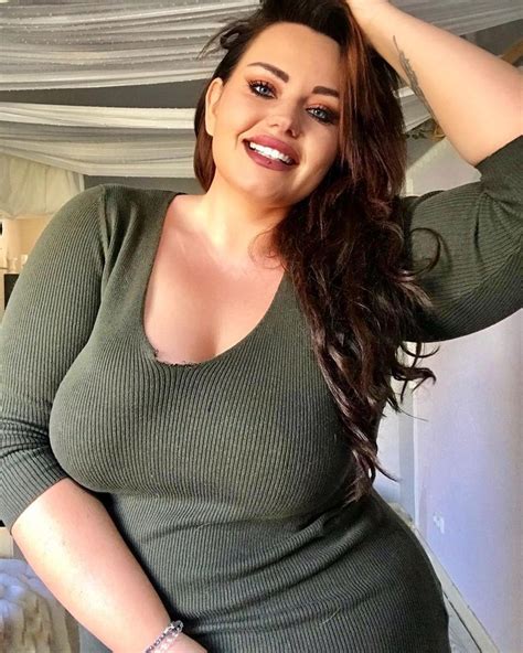 naked curvy milf|Hot Curvy MILF Nude Porn Pics